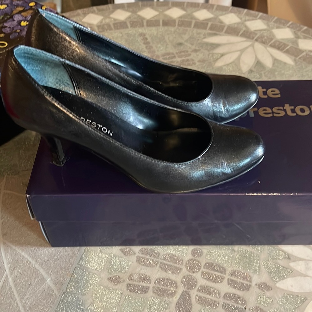 Kate Preston Black Pumps